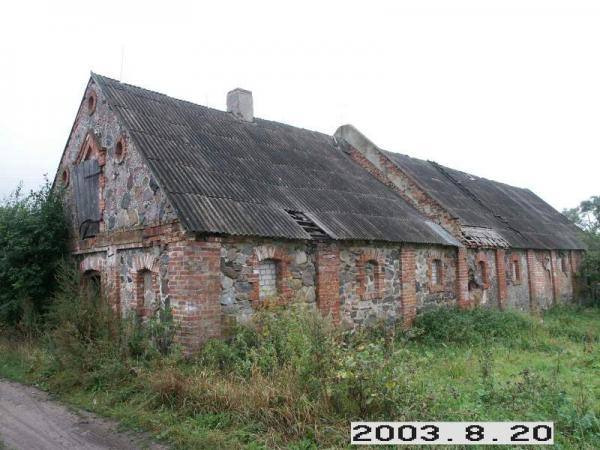 Gulbinėnų dvaro ansamblis. Dvaro tvartas. Lietuvos dvarų duomenų bazė [interaktyvus]. Prieiga per internetą: http://www.heritage.lt/dvarai/foto.php?id=312